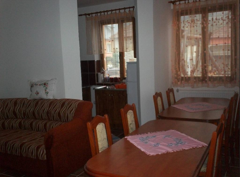 Szikla Vendeghaz Hotel Istenmezeje Exterior foto
