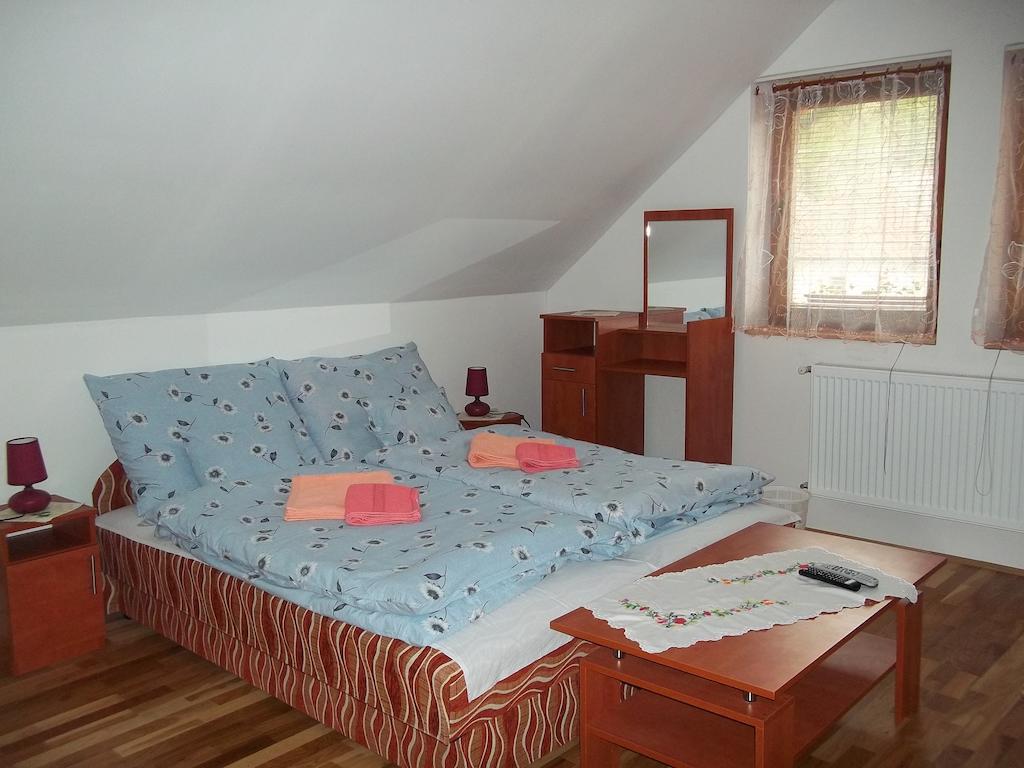 Szikla Vendeghaz Hotel Istenmezeje Cameră foto
